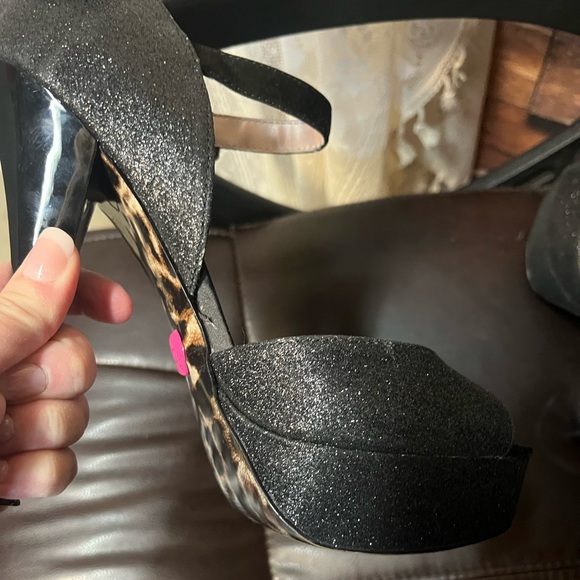 Betsey Johnson 5” Black Glitter High Heels with Satin Bows - Picture 6 of 16